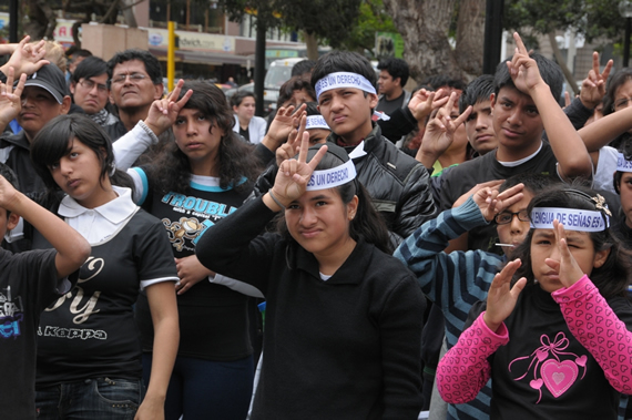Evento cultural que difunde el uso de la lengua de señas como derecho de las personas sordas o con discapacidad auditiva. Evento cultural que difunde el uso de la lengua de señas como derecho de las personas sordas o con discapacidad auditiva.