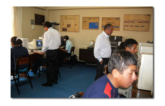 Equipo técnico valida la accesibilidad del Portal Institucional con usuarios ciegos del Instituto CERCIL. Equipo técnico valida la accesibilidad del Portal Institucional con usuarios ciegos del Instituto CERCIL.