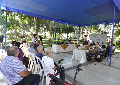 Vecinos participaron en Sesión de Concejo Vecinos participaron en Sesión de Concejo