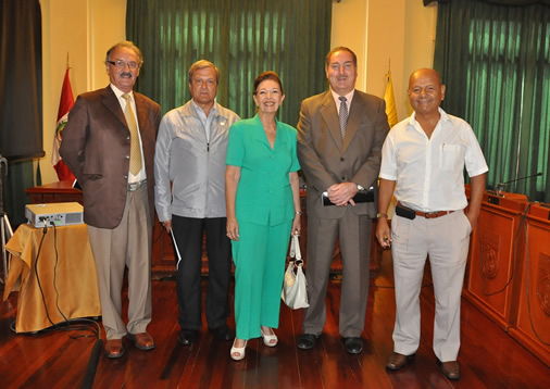 Vecinos y autoridades trabajan de la mano en mejoras de gestión.