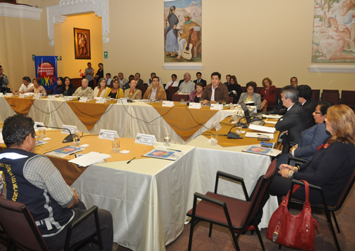 Capacitan a vecinos sobre Presupuesto Participativo 2013. Capacitan a vecinos sobre Presupuesto Participativo 2013.