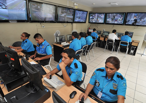 Central Alerta Miraflores se potencia con nueva línea telefónica. Central Alerta Miraflores se potencia con nueva línea telefónica.