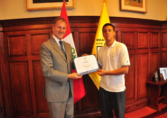 https://www.miraflores.gob.pe/Gestorw3b/files/img/8590-15701-un-dia-con-el-alcalde6.jpg
