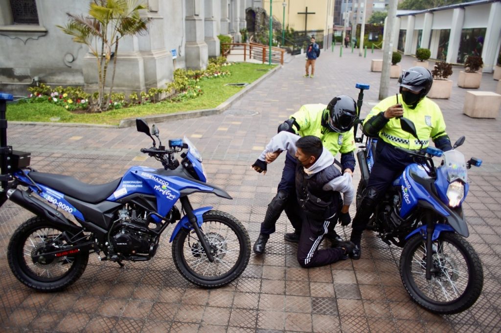 Alcalde Luis Molina hace entrega de 37 motos para incrementar capacidad  operativa del Serenazgo de Miraflores - Municipalidad de  MirafloresMunicipalidad de Miraflores