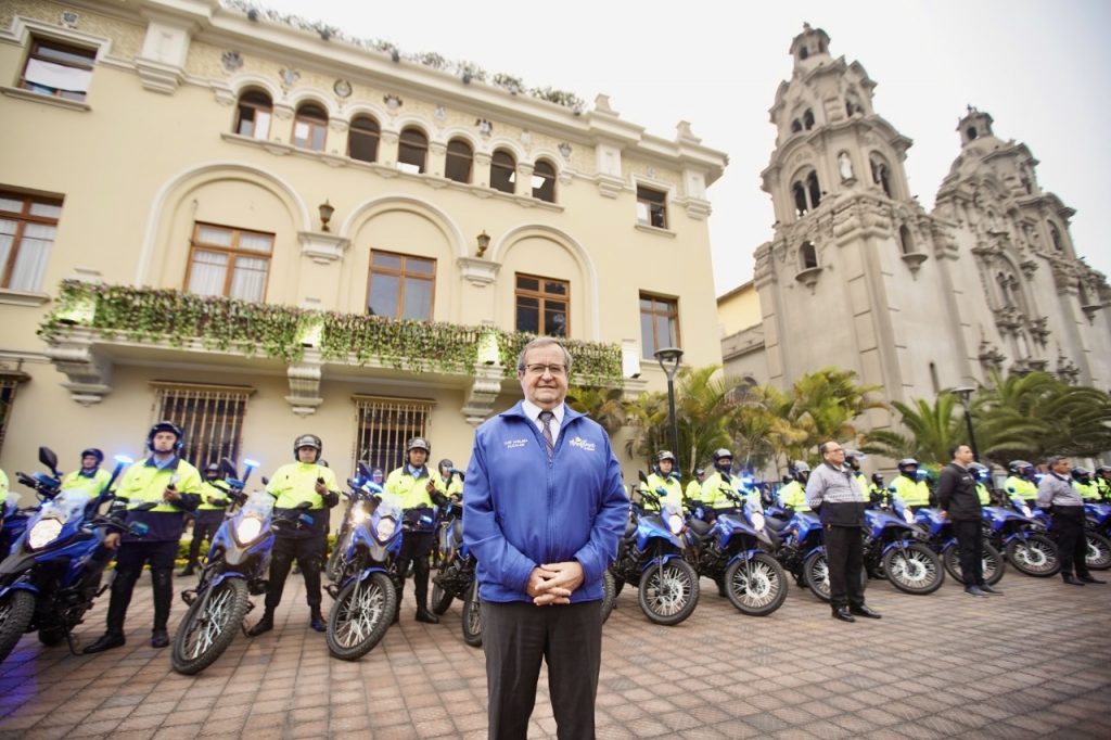 Alcalde Luis Molina hace entrega de 37 motos para incrementar capacidad  operativa del Serenazgo de Miraflores - Municipalidad de  MirafloresMunicipalidad de Miraflores