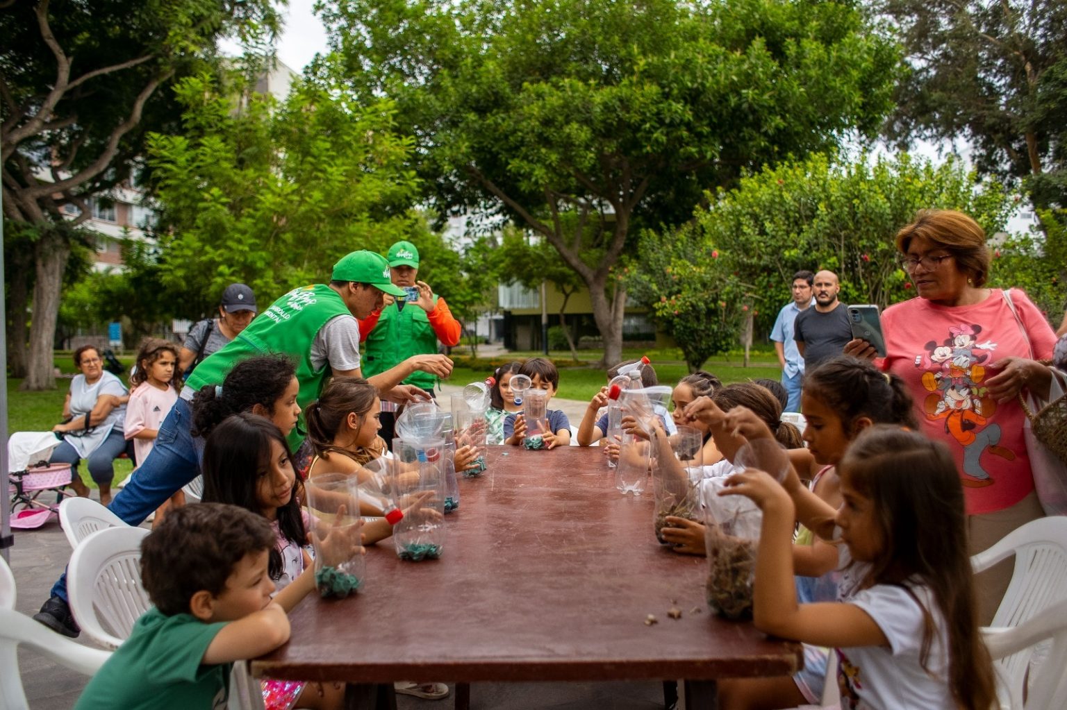 Nuestros niños aprenden sobre el compostaje en casa y sus beneficios ...