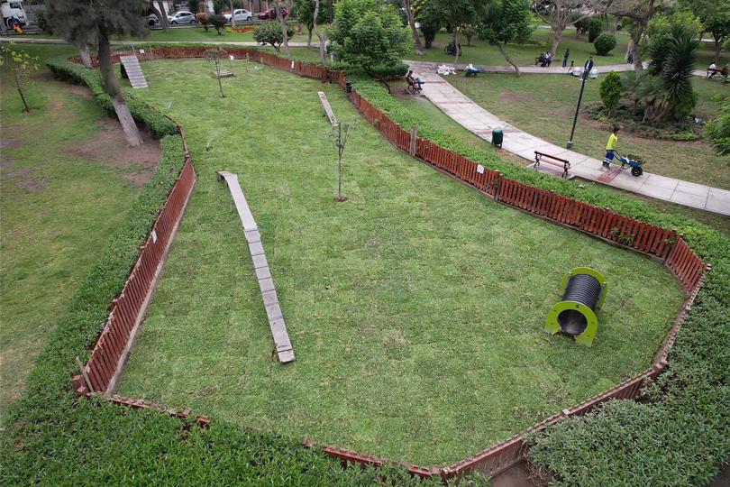 Municipalidad de Miraflores - Caniles más seguros: Hemos remodelado los  caniles de nuestros parques para brindarle más seguridad a las mascotas.  Podemos disfrutarlos en los parques Isaac Rabin, Clorinda Matto, Pablo  Arguedas